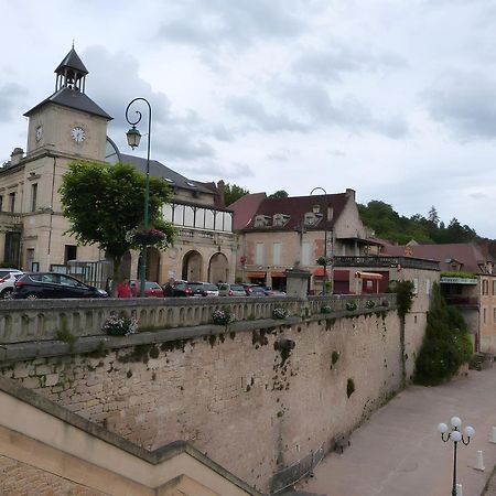 Lumineux, Bien Situe Et Tres Calme + Parking Prive Lejlighed Le Bugue Eksteriør billede